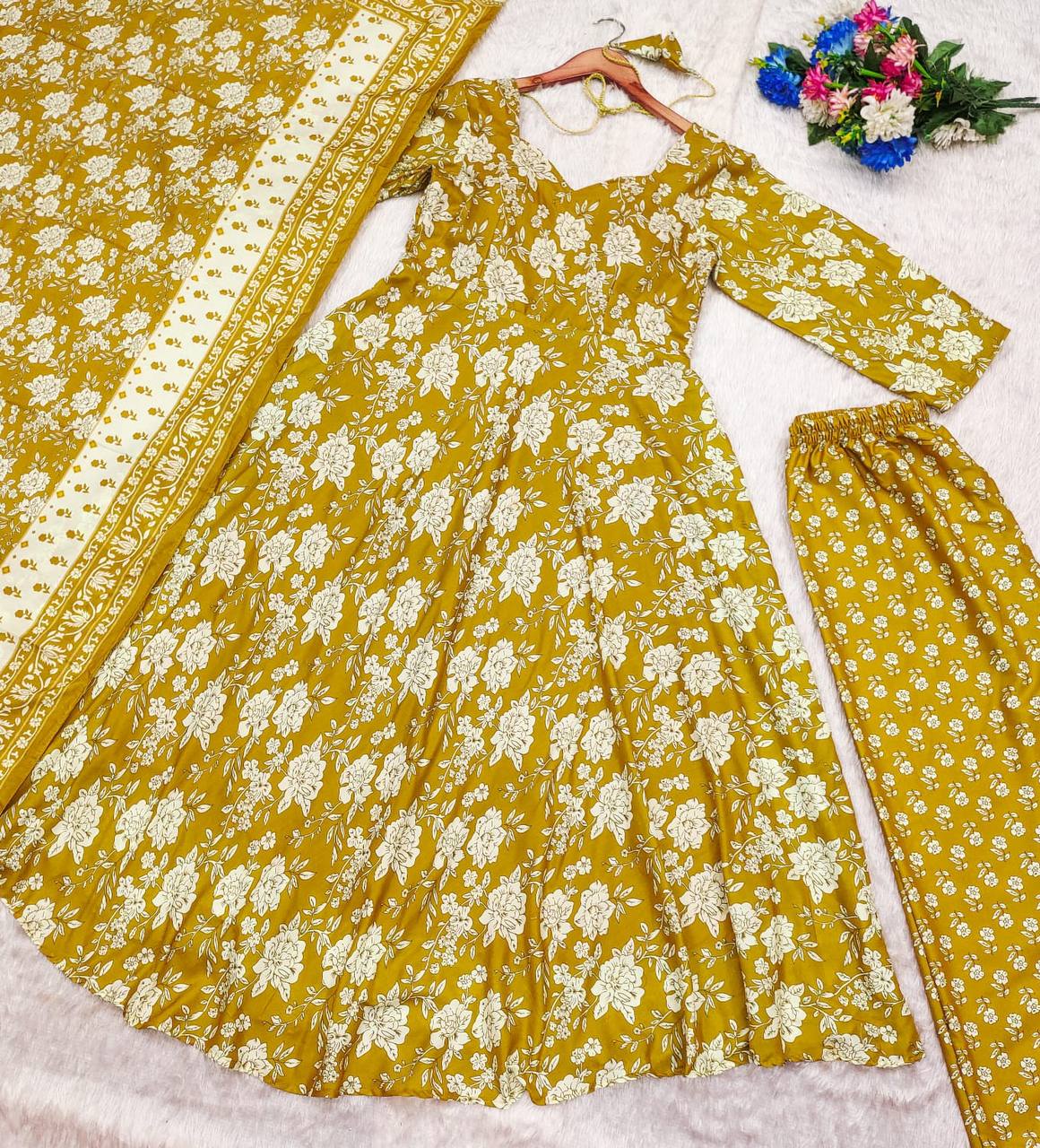 ERICA YELLOW SUIT