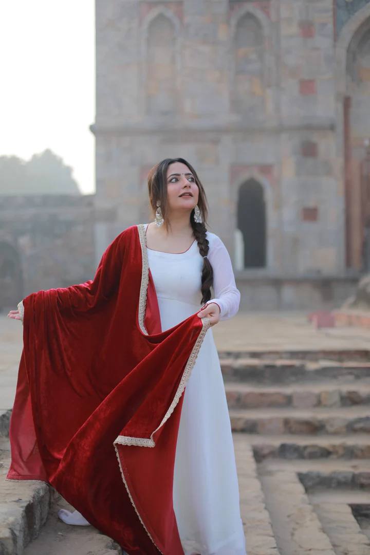 Naari Suit